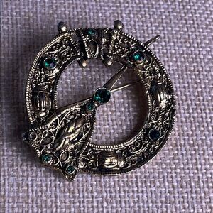 Vintage Tara Celtic Rhnestone Kilt Sash Cloak 1.75” Pin Brooch